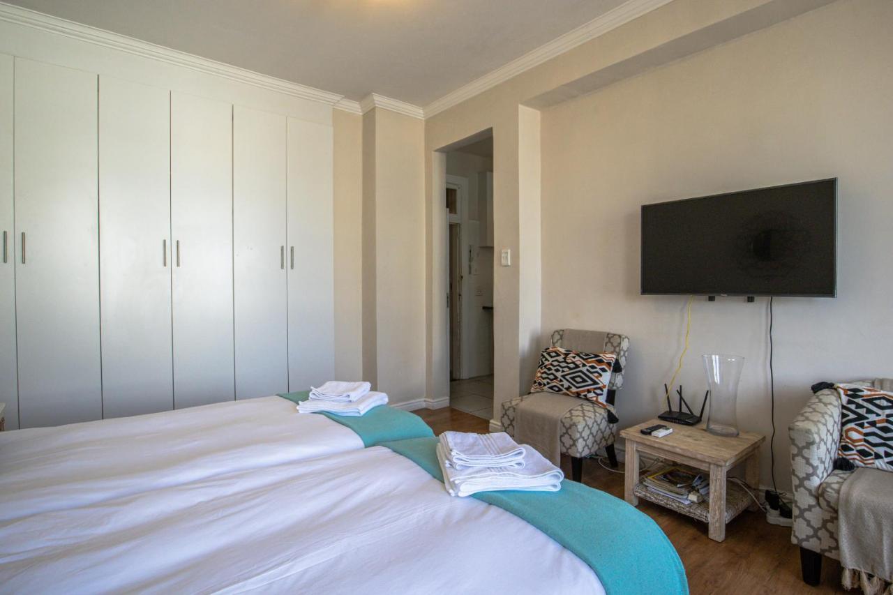 Sea Point Serenity By Ctha * Cape Town